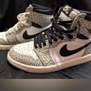 Nike Air Jordan 1 High OG Black and White Sneakers unisex size 5